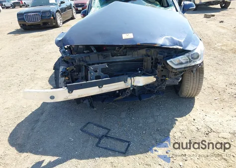 2019 Genesis G90 5.0 Ultimate z USA, uszkodzony, nr VIN KMHG54JH3KU053181